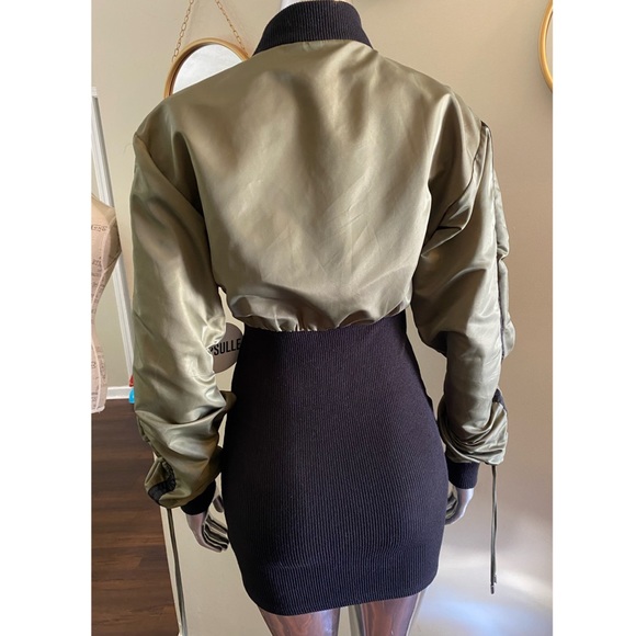 ✨NWT✨CAPSULLE Bodycon Front Zipper Mini Dress S/M - Picture 3 of 12